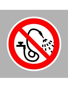 Vízzel locsolni tilos! 2