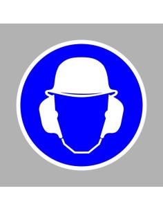 Védősisak és hallásvédő használata kötelező! 2