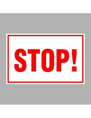 Stop! villamossági felirat piros betűkkel fehér alapon