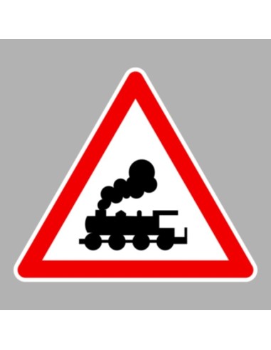Sorompó nélküli vasúti átjáró veszélyt jelző tábla piros háromszögben fekete vonat szimbólummal
