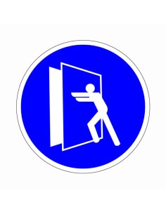 Az ajtó zárva tartandó!