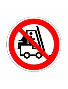 Személyt szállítani tilos!