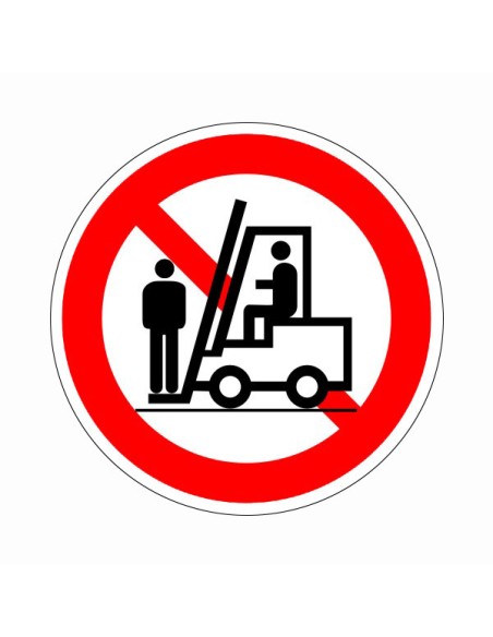 Személyt szállítani tilos!