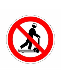 Anyagmozgató gépen utazni tilos!